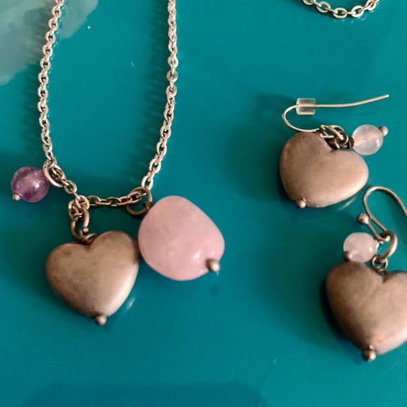 💜 Antiqued Silver Tone Hearts & Amethyst Gem Drop Necklace & Matching Earring - Picture 5 of 6